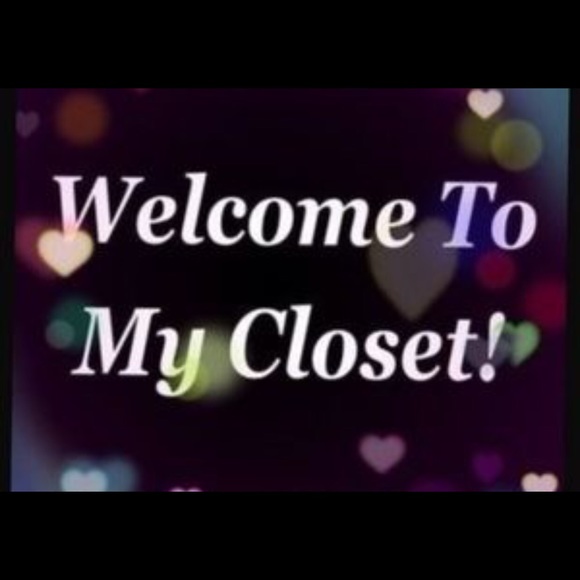 👚👕👖👔👢👡👗👙🧣🧤🧦👟👞🧥 - Picture 1 of 1